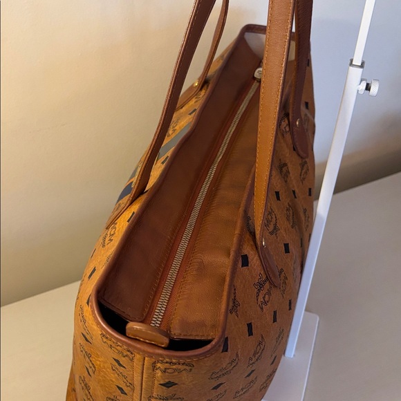 MCM COGNAG TOTE - Picture 7 of 16